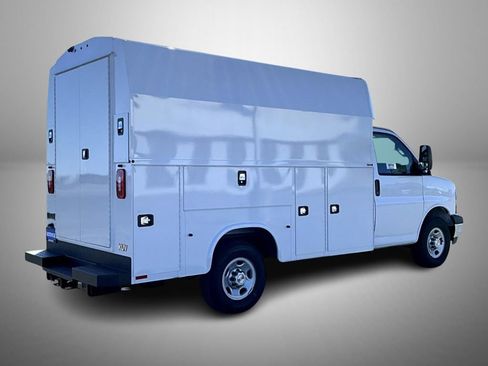 New 2025 Chevrolet Express 3500 w/ Power Convenience Package image 5