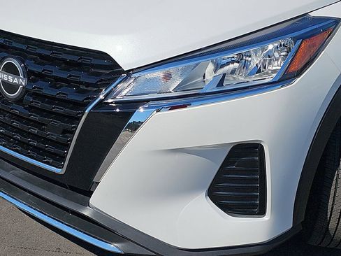 Used 2023 Nissan Kicks SV image 32