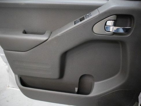 Used 2020 Nissan Frontier SV w/ SV Utility Package image 21