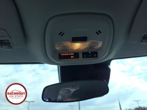 Used 2025 Chevrolet Trax LT FWD image 23
