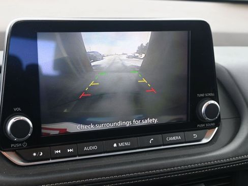 Used 2023 Nissan Rogue SV image 30