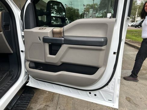 Used 2022 Ford F250 XL w/ Power Equipment Group image 24