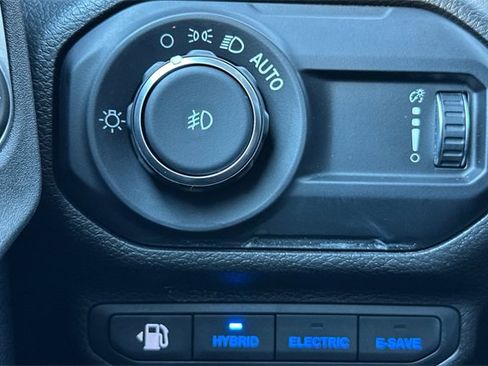 Used 2023 Jeep Wrangler Unlimited Sahara w/ Cold Weather Group image 32