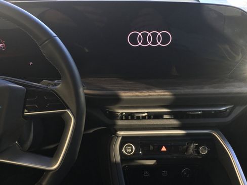 Certified 2025 Audi Q5 Premium w/ Convenience Package image 11