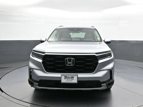 Used 2024 Honda Pilot Touring image 2