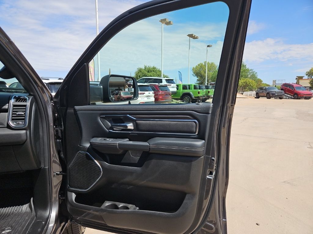 New 2026 RAM 1500 Laramie w/ Sport Appearance Package AWD/4WD image 15