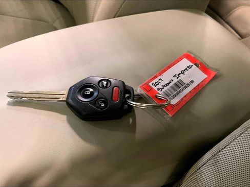 Used 2017 Subaru Impreza 2.0i AWD/4WD image 13