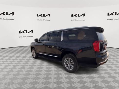 Used 2021 GMC Yukon XL SLT AWD/4WD image 7