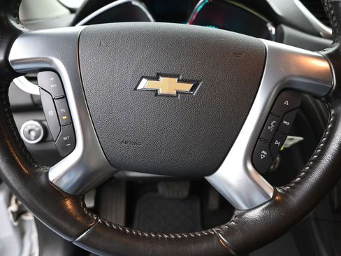 Used 2017 Chevrolet Traverse LT w/ Style and Technology Package image 18