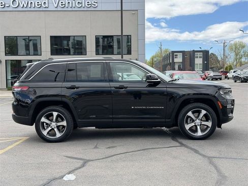 Used 2023 Jeep Grand Cherokee 4WD 4xe image 8