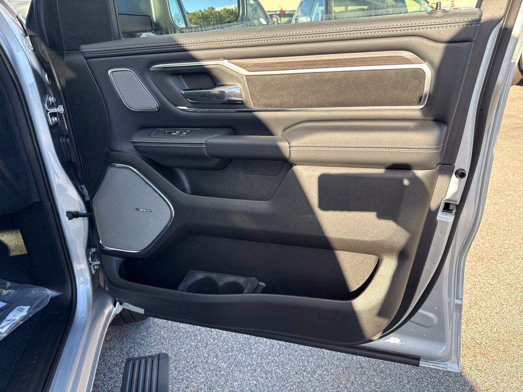 New 2027 RAM 1500 Laramie w/ Night Edition AWD/4WD image 30