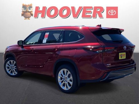 New 2026 Toyota Highlander Limited image 5