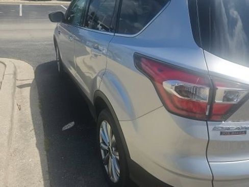 Used 2017 Ford Escape Titanium FWD image 6
