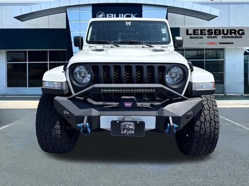 Used 2022 Jeep Gladiator Overland w/ Cold Weather Group AWD/4WD image 2