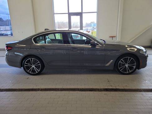 Used 2022 BMW 530i xDrive w/ Convenience Package image 4