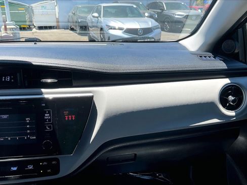Used 2018 Toyota Corolla LE w/ Carpet Mat Package (TMS) FWD image 16