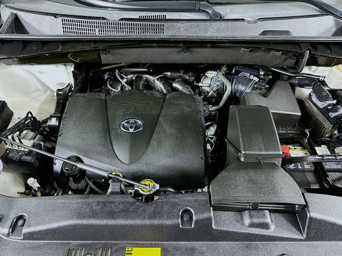 Used 2017 Toyota Highlander Limited Platinum image 35