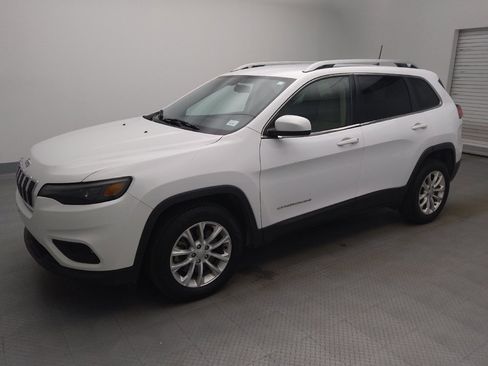 Used 2019 Jeep Cherokee Latitude w/ Popular Appearance Group FWD image 2
