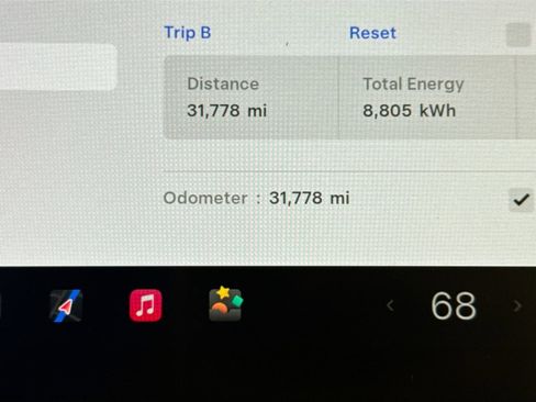 Used 2022 Tesla Model Y Long Range image 12