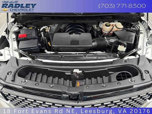 Used 2023 Cadillac Escalade Premium Luxury AWD/4WD image 10