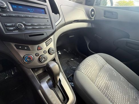 Used 2016 Chevrolet Sonic LS image 31