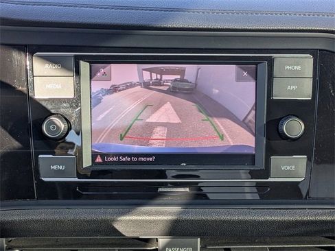 Used 2024 Volkswagen Jetta SE image 28