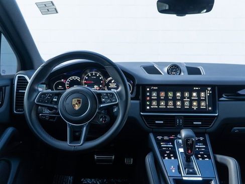 Certified 2022 Porsche Cayenne S image 22