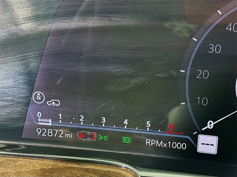 Used 2021 Cadillac Escalade Sport Platinum w/ LPO, ONYX Package image 6