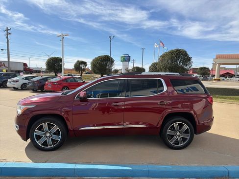 Used 2017 GMC Acadia Denali w/ Technology Package image 5