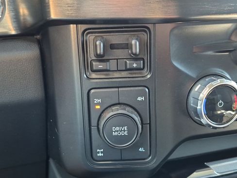 Used 2024 Ford F250 Lariat w/ Sport Appearance Package AWD/4WD image 23