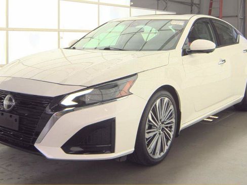 Used 2023 Nissan Altima 2.5 SL FWD image 15