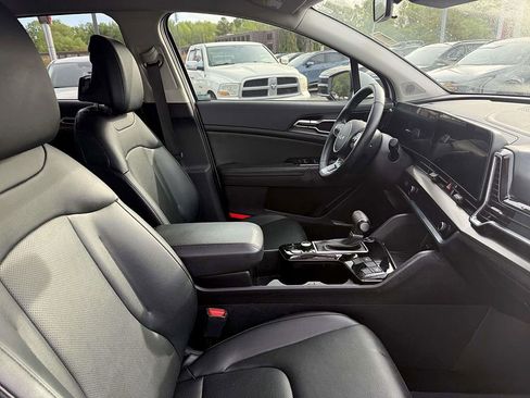Used 2024 Kia Sportage EX FWD image 10