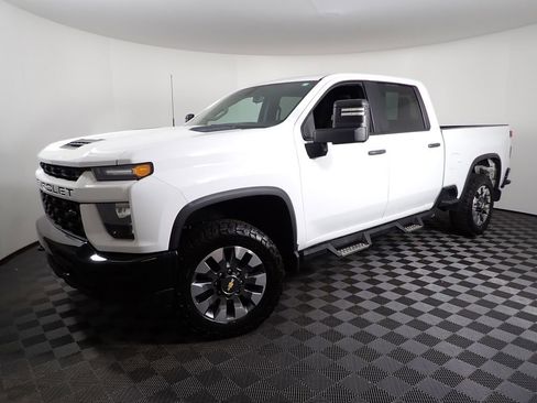 Used 2023 Chevrolet Silverado 2500 Custom w/ Custom Convenience Package AWD/4WD image 13