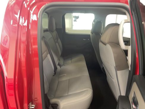 Used 2023 Nissan Frontier SV w/ Technology Package image 21