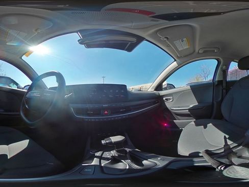 Used 2025 Kia K4 LXS image 37