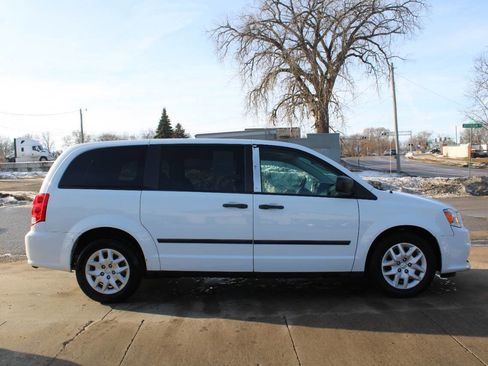 Used 2015 RAM C/V Tradesman image 3