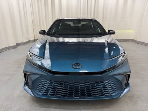 Used 2025 Toyota Camry XSE FWD image 6