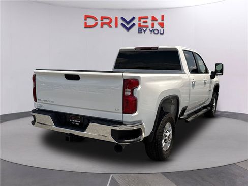 Used 2025 Chevrolet Silverado 2500 LT w/ Convenience Package AWD/4WD image 4