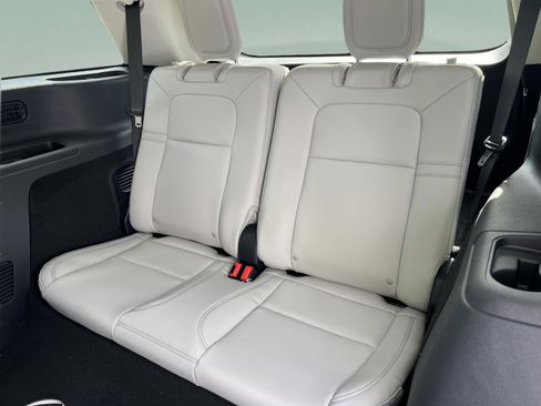 New 2026 Lincoln Aviator 2WD image 27