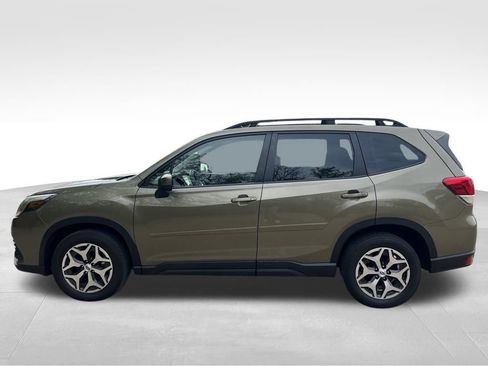 Used 2023 Subaru Forester Premium AWD/4WD image 8