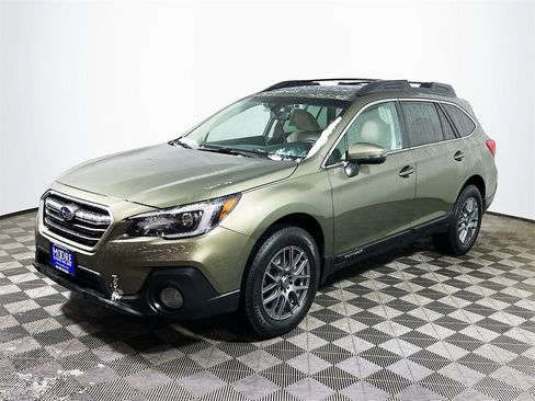 Used 2018 Subaru Outback 3.6R Limited image 4