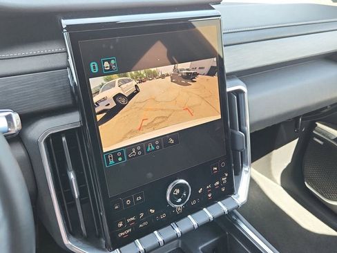 Used 2025 GMC Acadia Elevation image 26