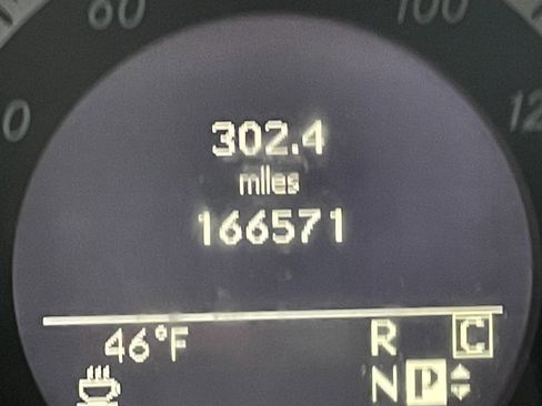 Used 2010 Mercedes-Benz E 350 E 350 Luxury 4MATIC AWD 4dr Se image 40