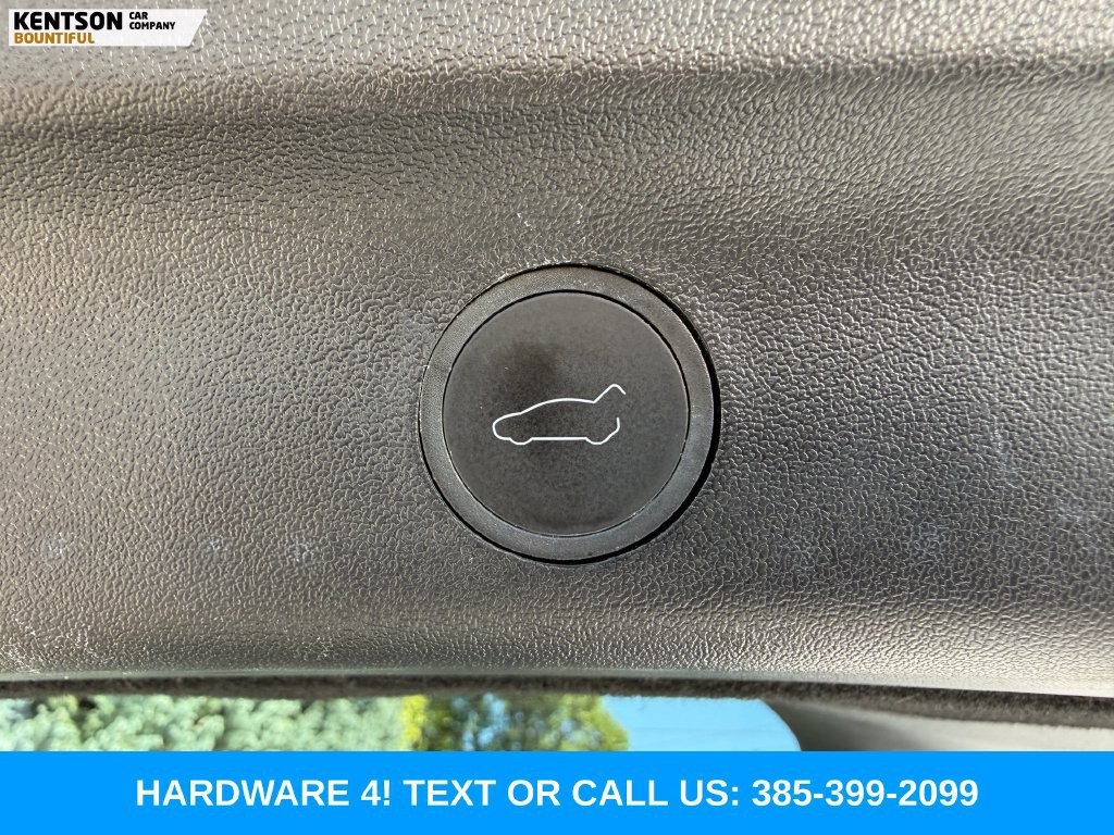 Used 2023 Tesla Model Y Long Range AWD/4WD image 32