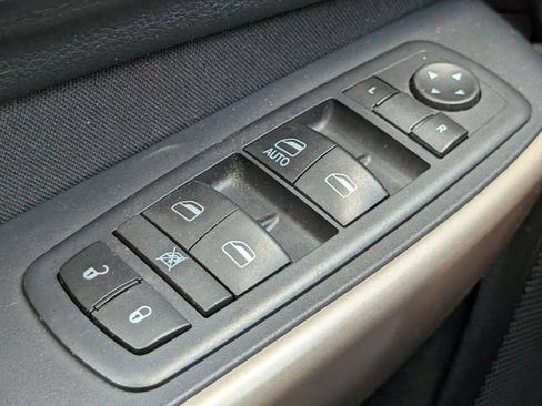 Used 2017 Jeep Cherokee Sport FWD image 18