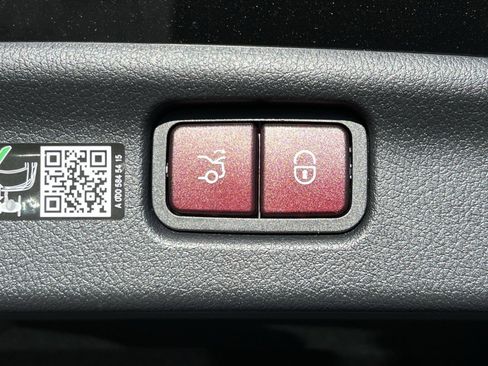 New 2026 Mercedes-Benz C 300 4MATIC Sedan image 25