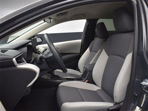 Used 2025 Toyota Corolla LE image 9