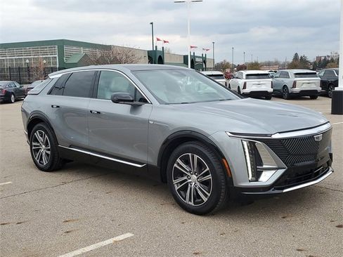 Certified 2024 Cadillac Lyriq Luxury image 2