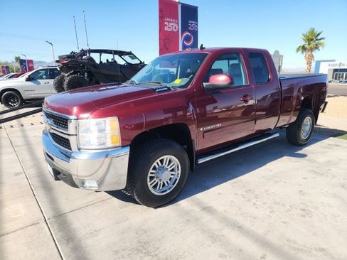 Used 2008 Chevrolet Silverado 2500 LTZ w/ Suspension Package, Off-Road AWD/4WD image 8