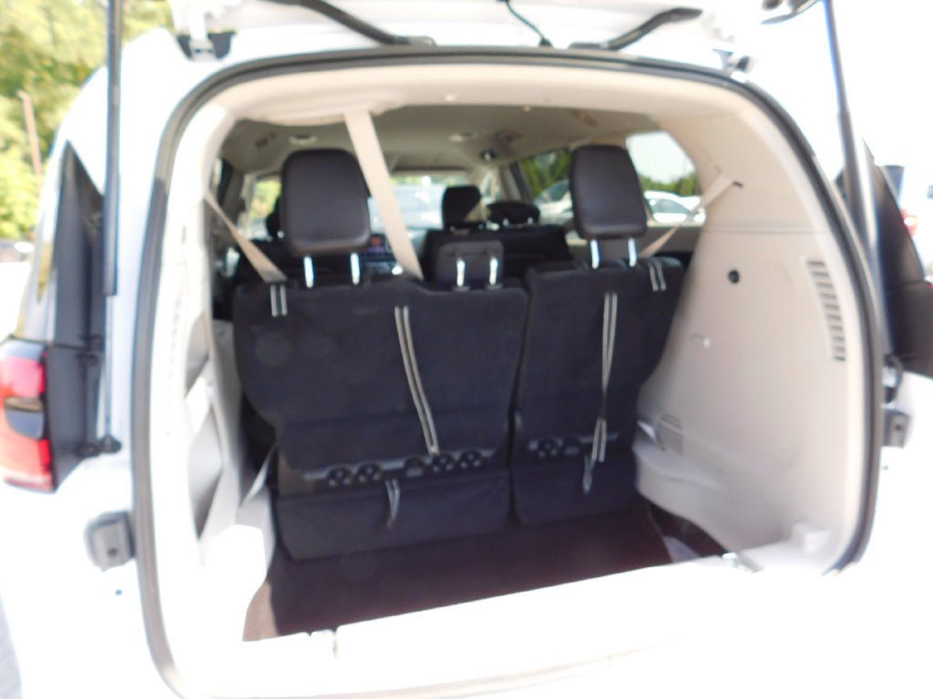 Used 2024 Chrysler Pacifica Touring-L FWD image 9